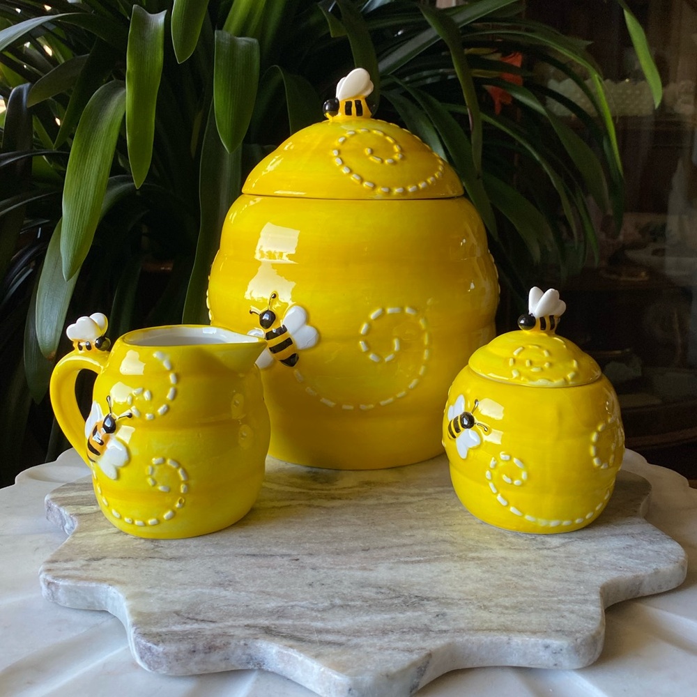 ✨Host Pick✨ Hand Painted Pier 1 Beehive Cookie Jar Canister, Creamer + Sugar Set